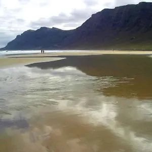 apartamento-el-coral-famara.in-canary-islands.com/